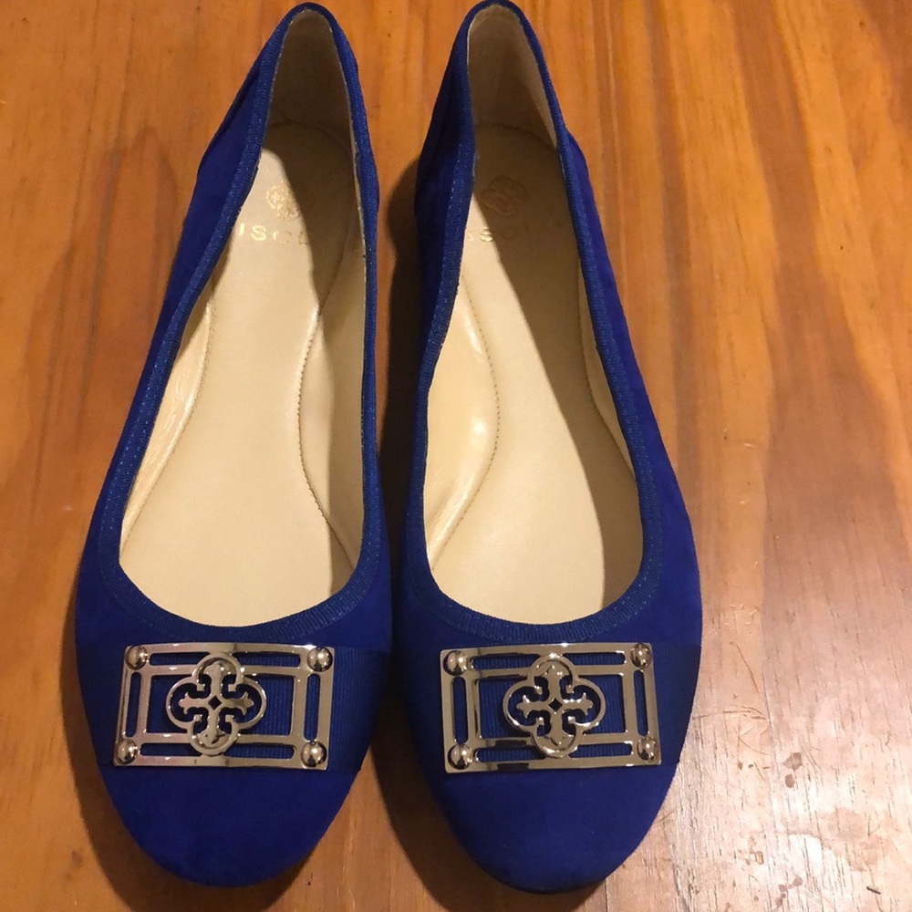 NWOT ISOLA SUEDE FLATS SIZE 7.5